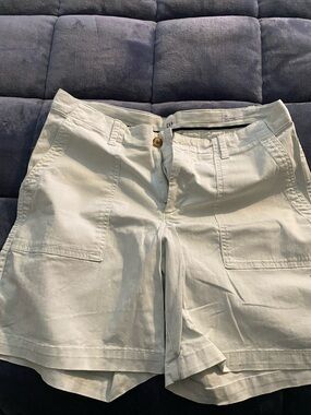 GAP Women's Light Cream Utility Shorts